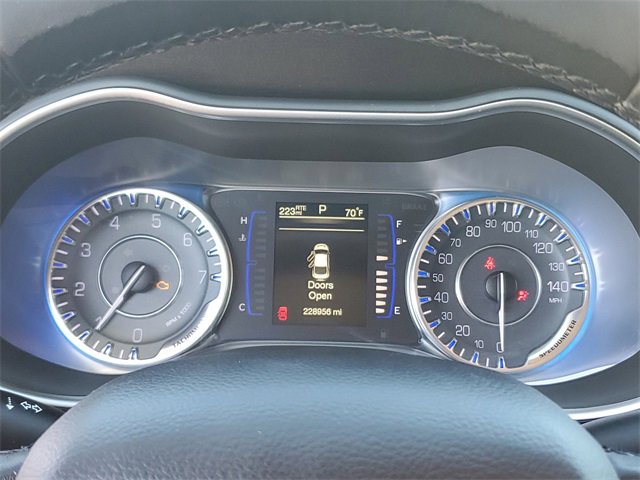 Used 2016 Chrysler 200 Limited w/ Convenience Group image 16