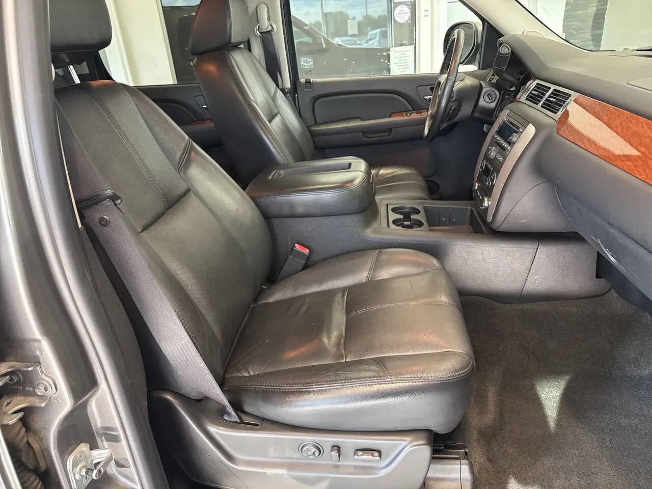 Used 2007 GMC Yukon XL SLT w/ SLT Preferred Equipment Group AWD/4WD image 42