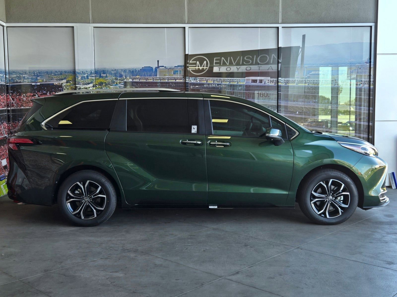 Certified 2026 Toyota Sienna Platinum image 4