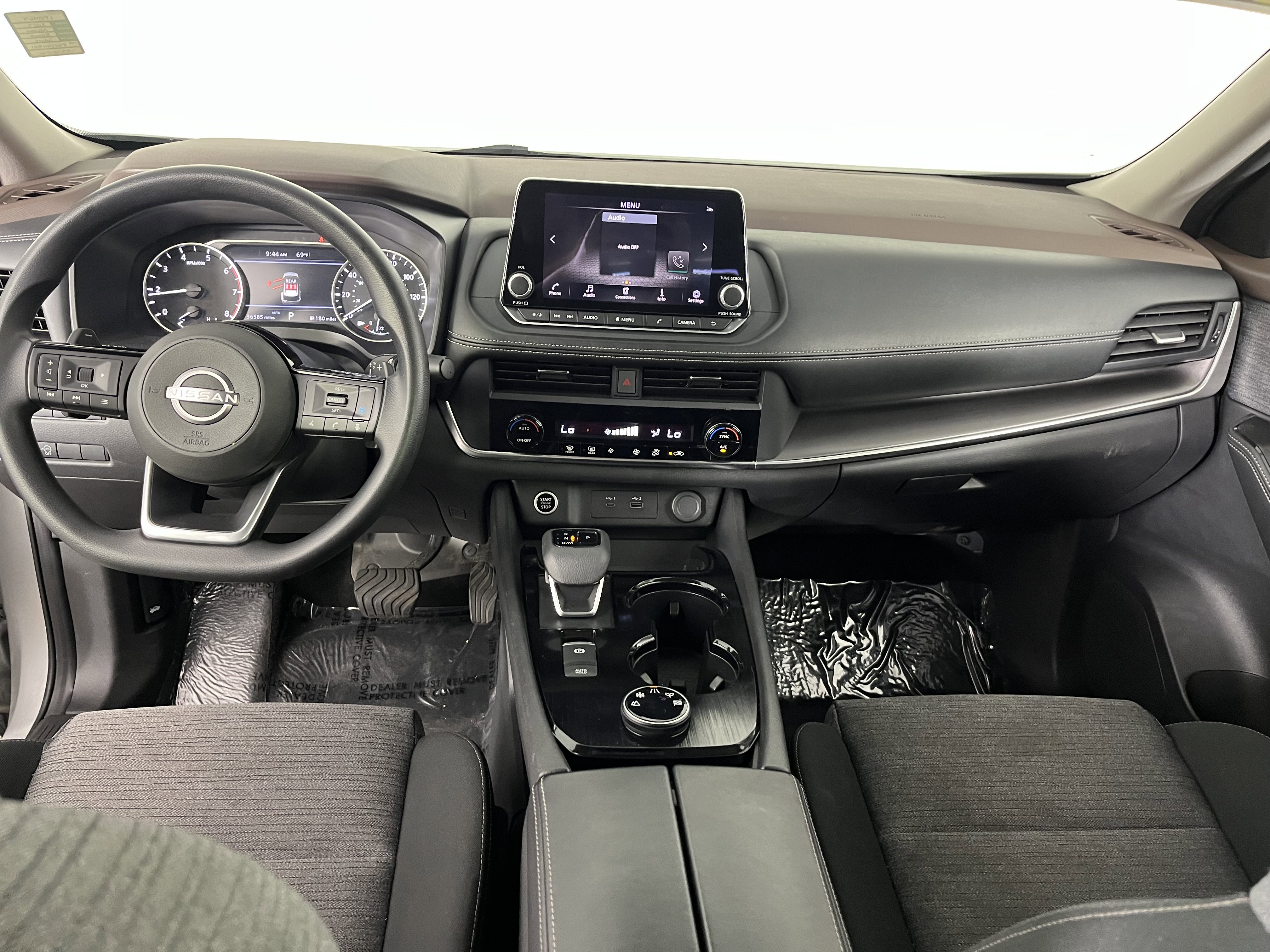Used 2023 Nissan Rogue SV image 17