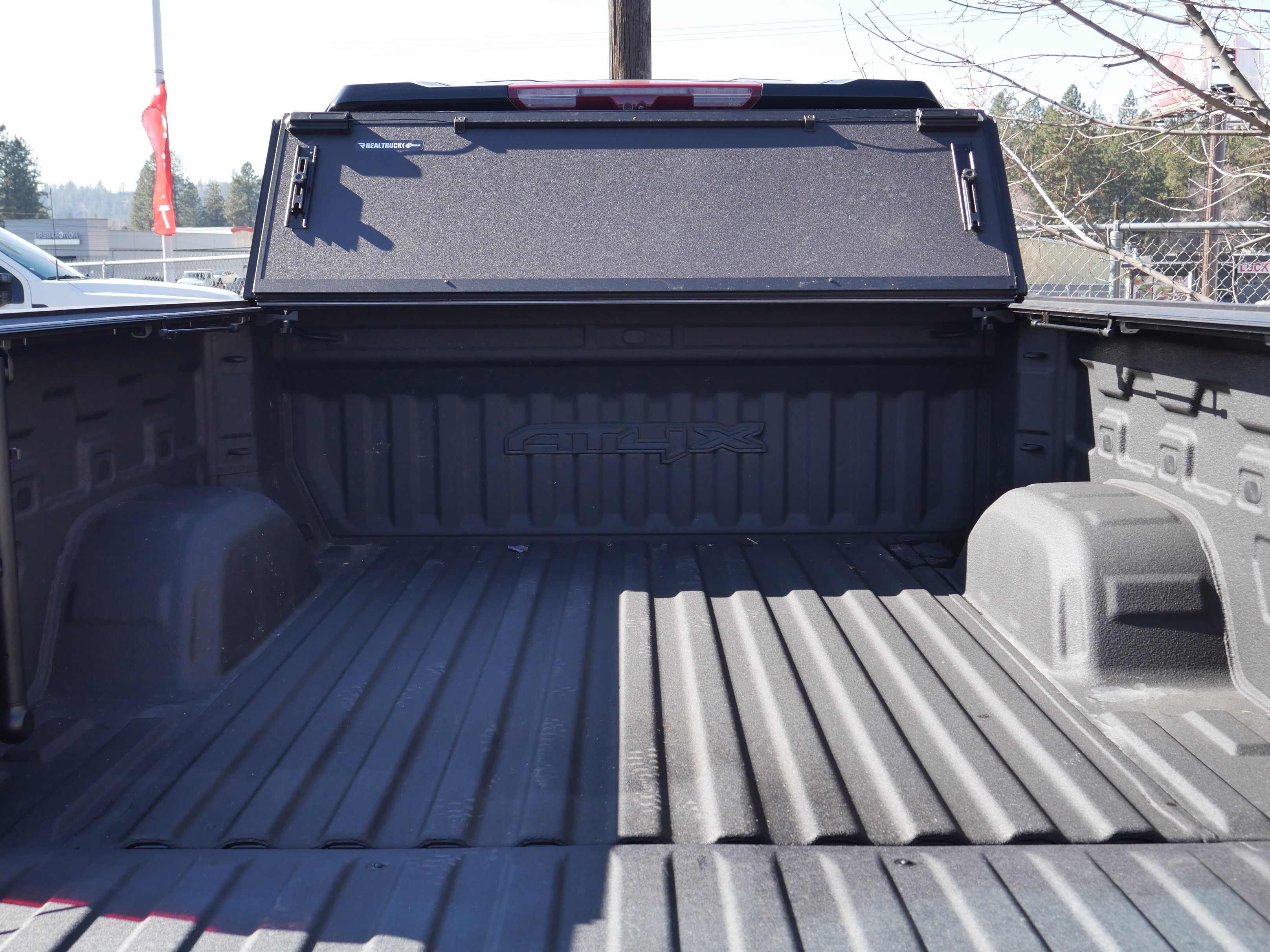 Used 2022 GMC Sierra 1500 AT4X image 30