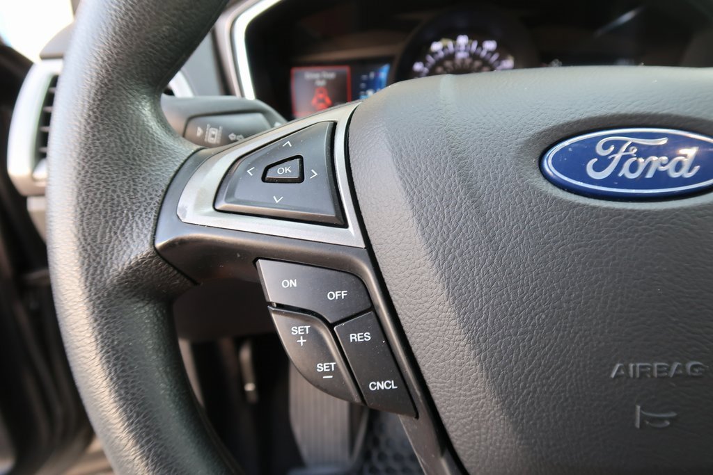 Used 2020 Ford Fusion SE image 17