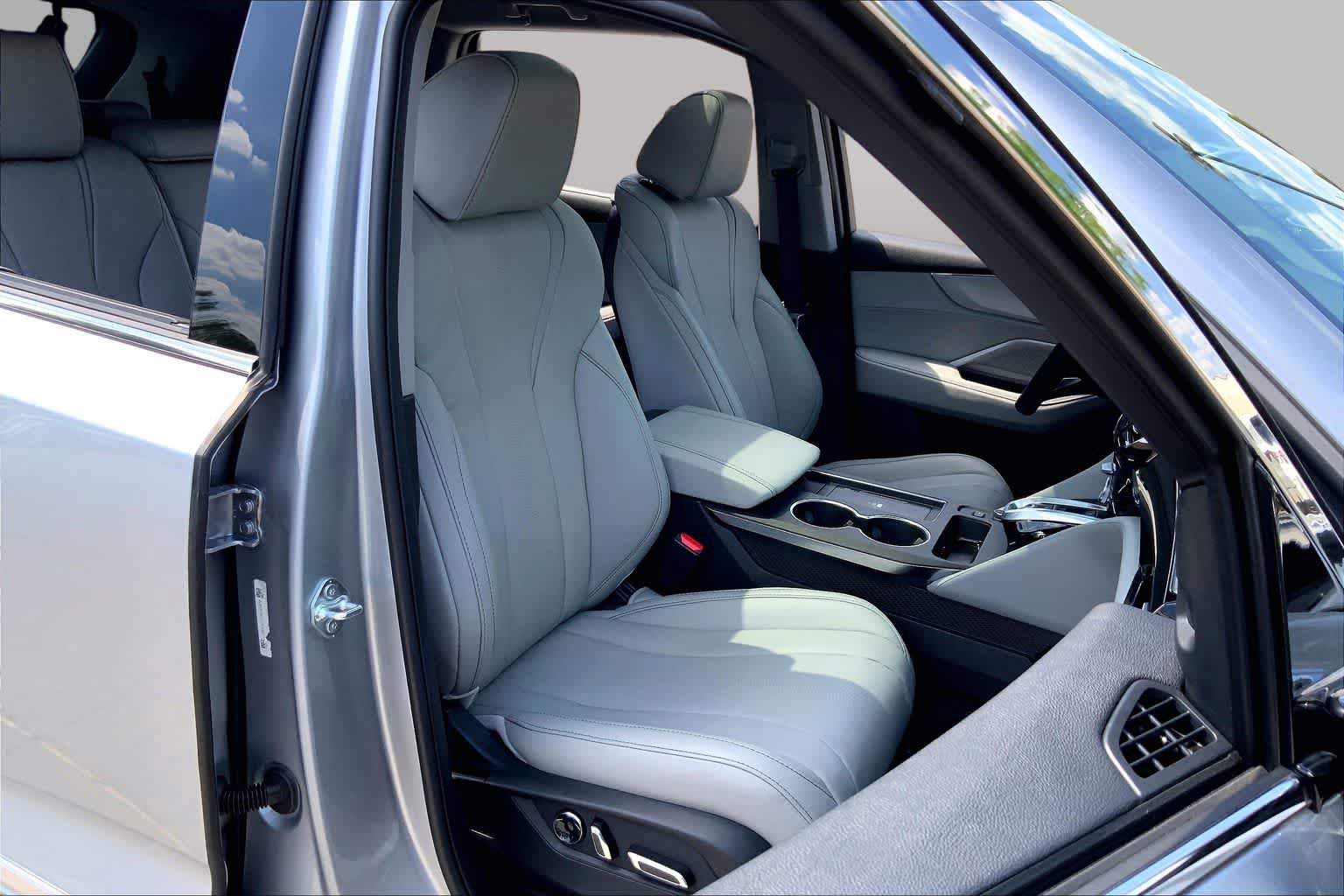 Used 2026 Acura MDX SH-AWD w/ Technology Package image 9
