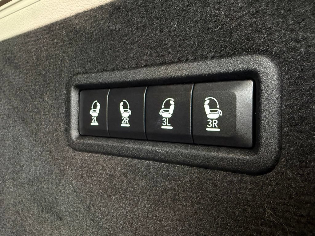 Used 2023 Jeep Grand Wagoneer 4WD image 14