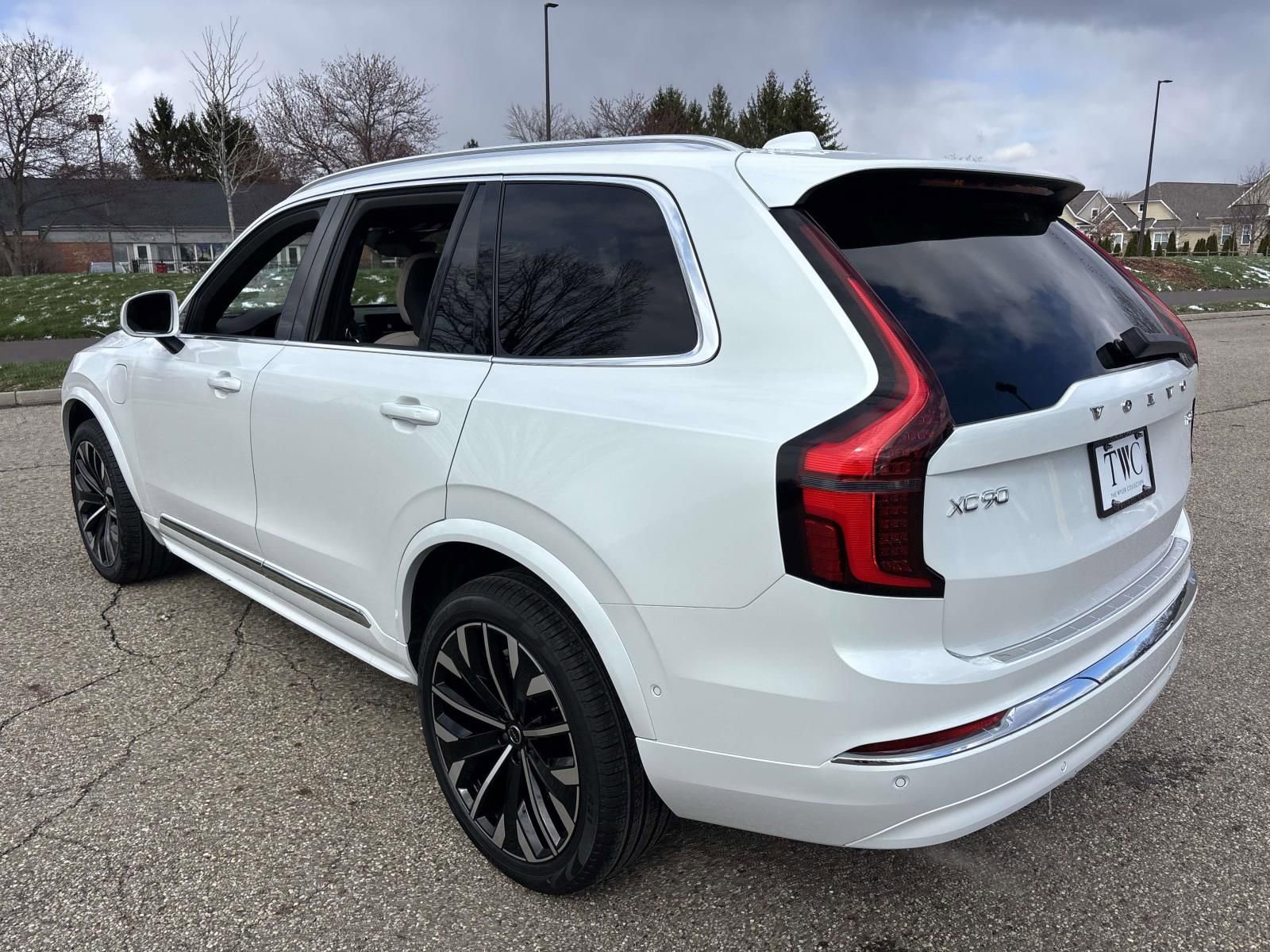 New 2026 Volvo XC90 T8 Plus w/ Protection Package Premier image 7