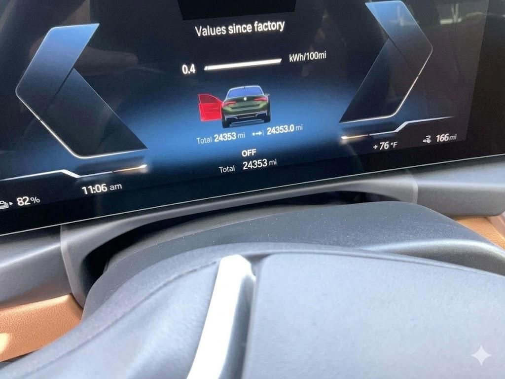 Used 2023 BMW i4 eDrive35 w/ Premium Package image 11