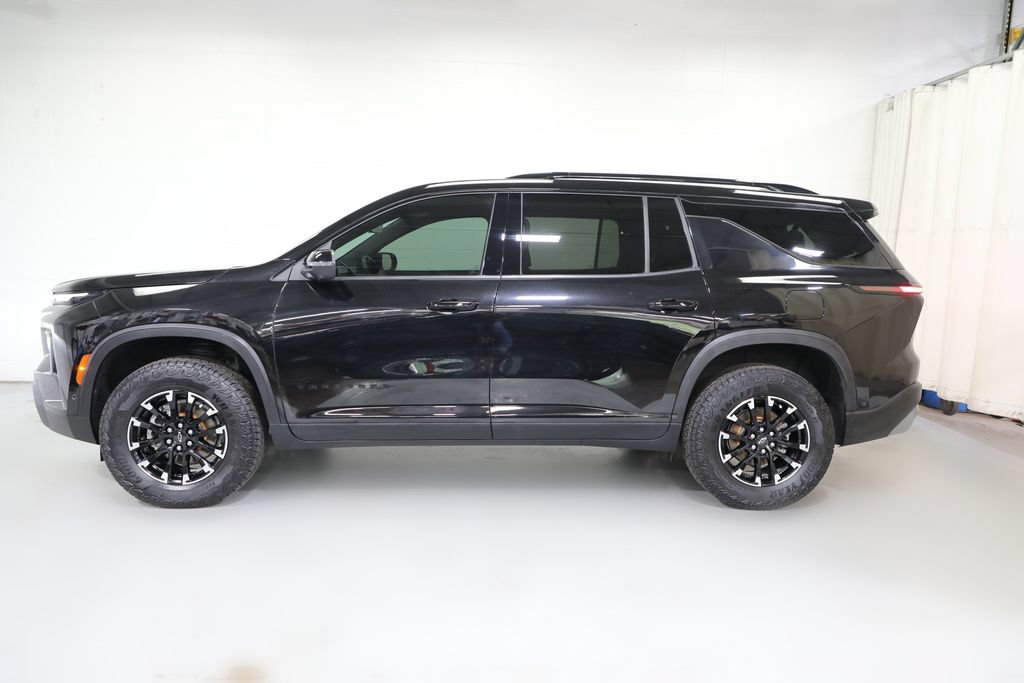 Used 2024 Chevrolet Traverse Z71 w/ Enhanced Driving Package AWD/4WD image 17