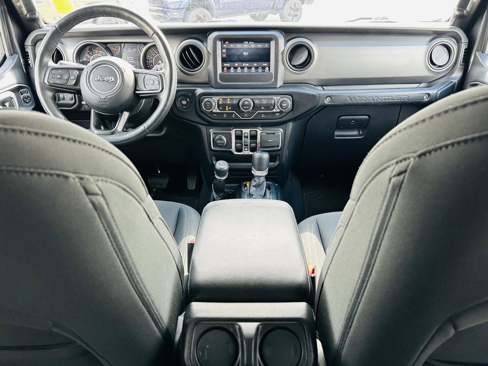 Used 2022 Jeep Wrangler Unlimited Sport image 19