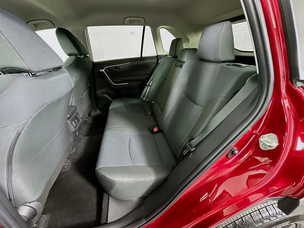 Used 2022 Toyota RAV4 LE image 23