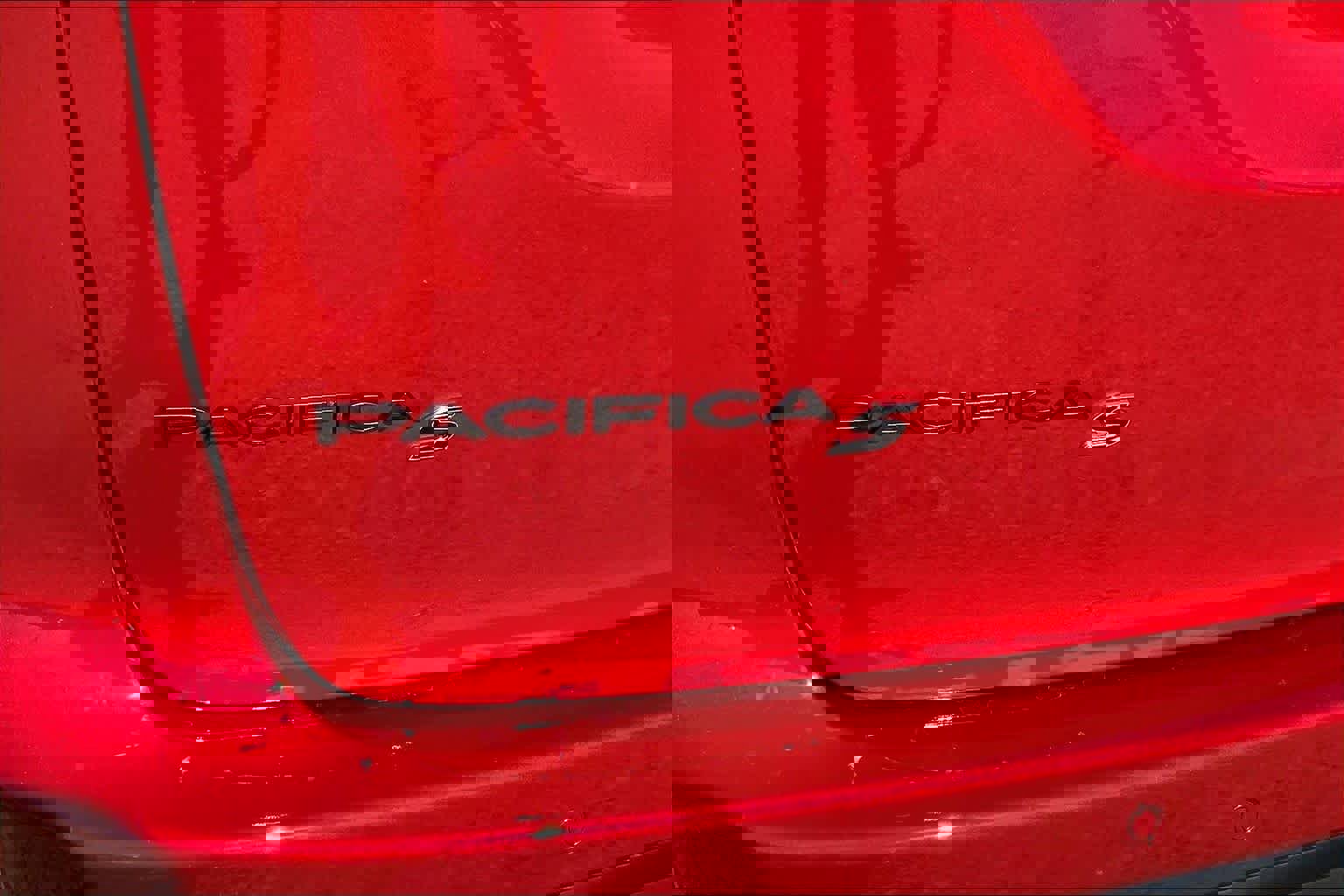 Used 2025 Chrysler Pacifica Limited image 28