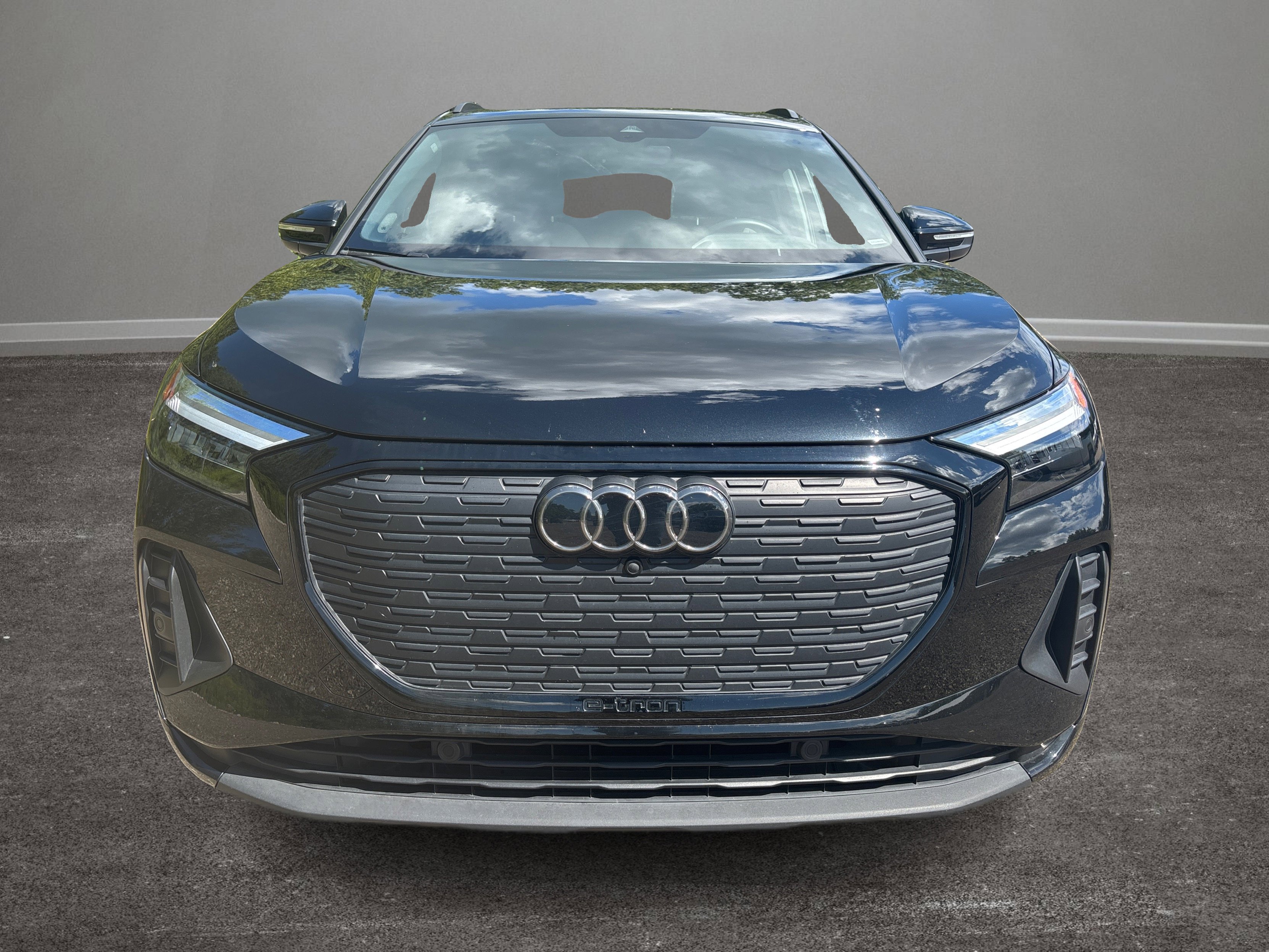 Used 2025 Audi Q4 e-tron Premium Plus image 27