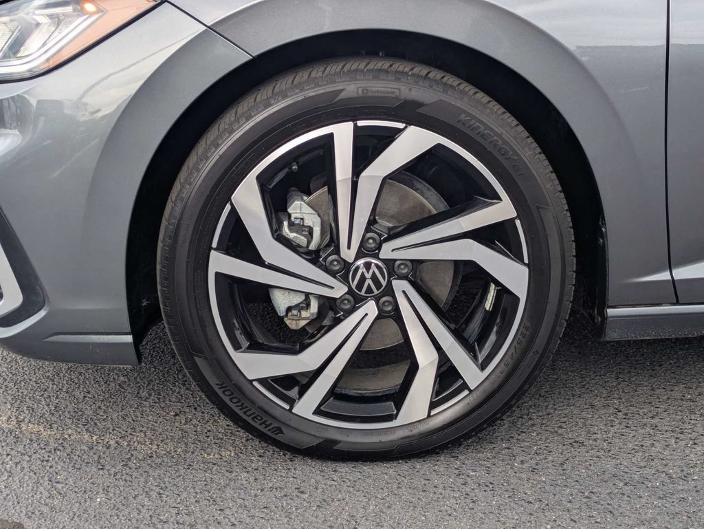 Certified 2025 Volkswagen Jetta SEL FWD image 12