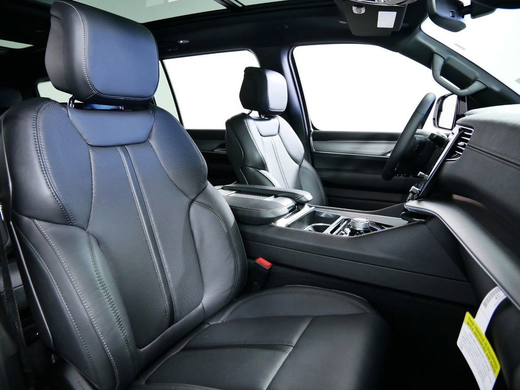 Used 2024 Jeep Wagoneer Series II image 20