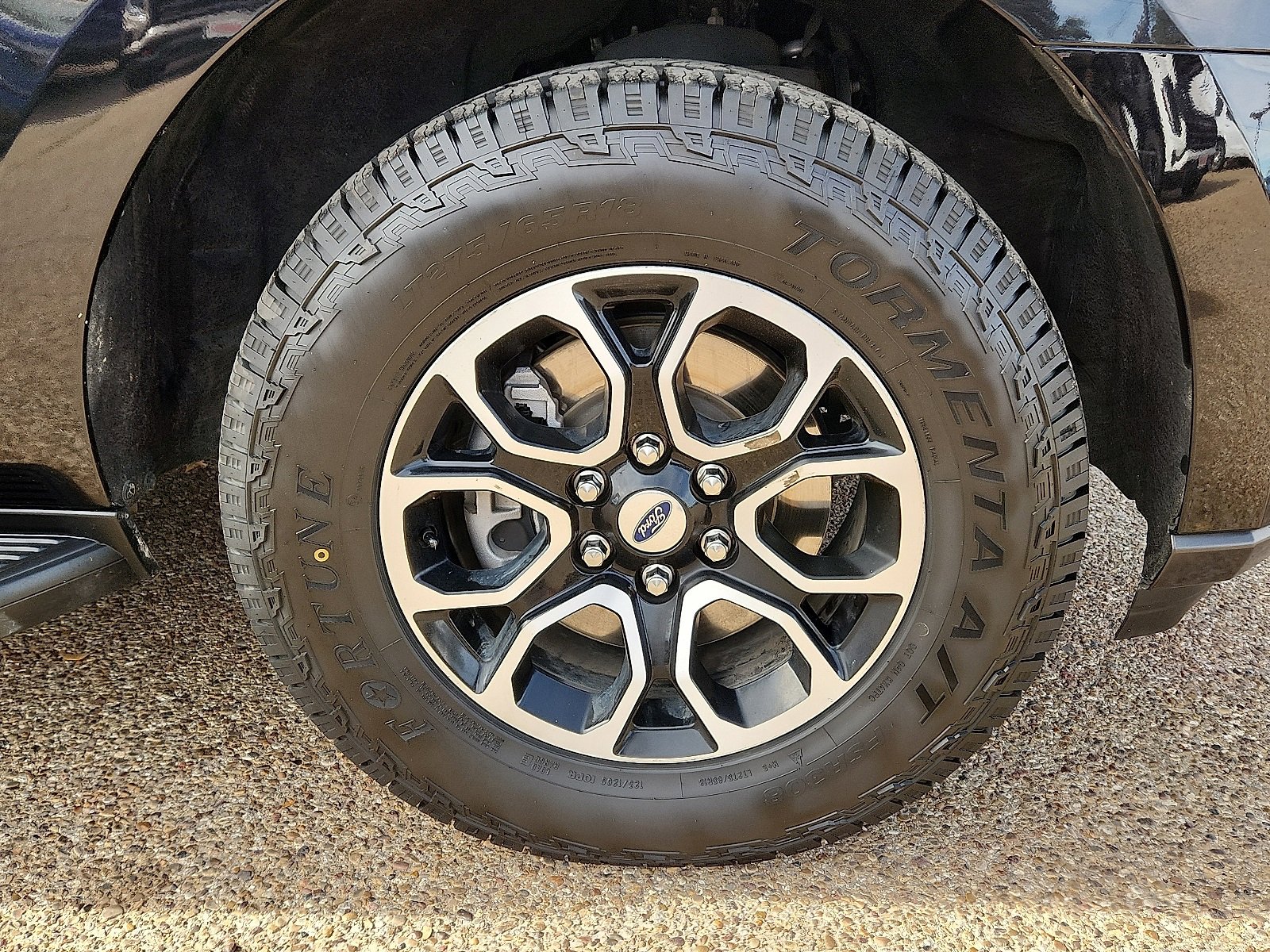 Used 2024 Ford Expedition Max XLT image 7