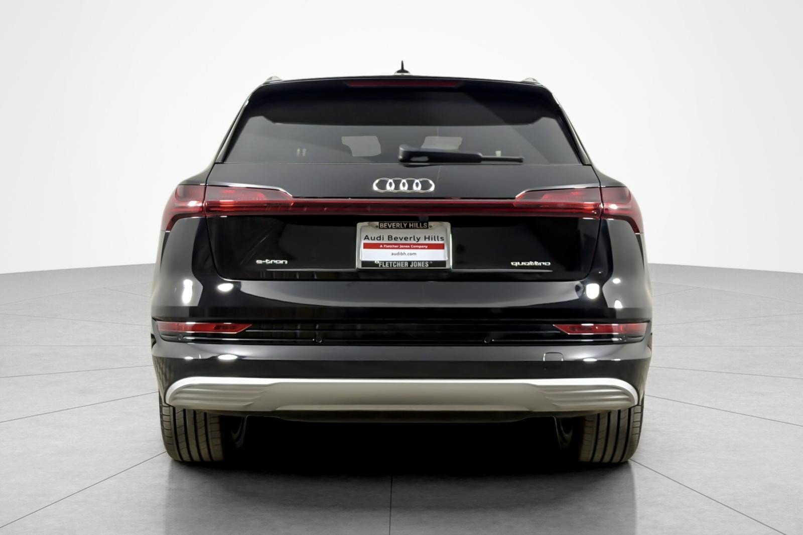 Used 2022 Audi e-tron Premium AWD/4WD image 4