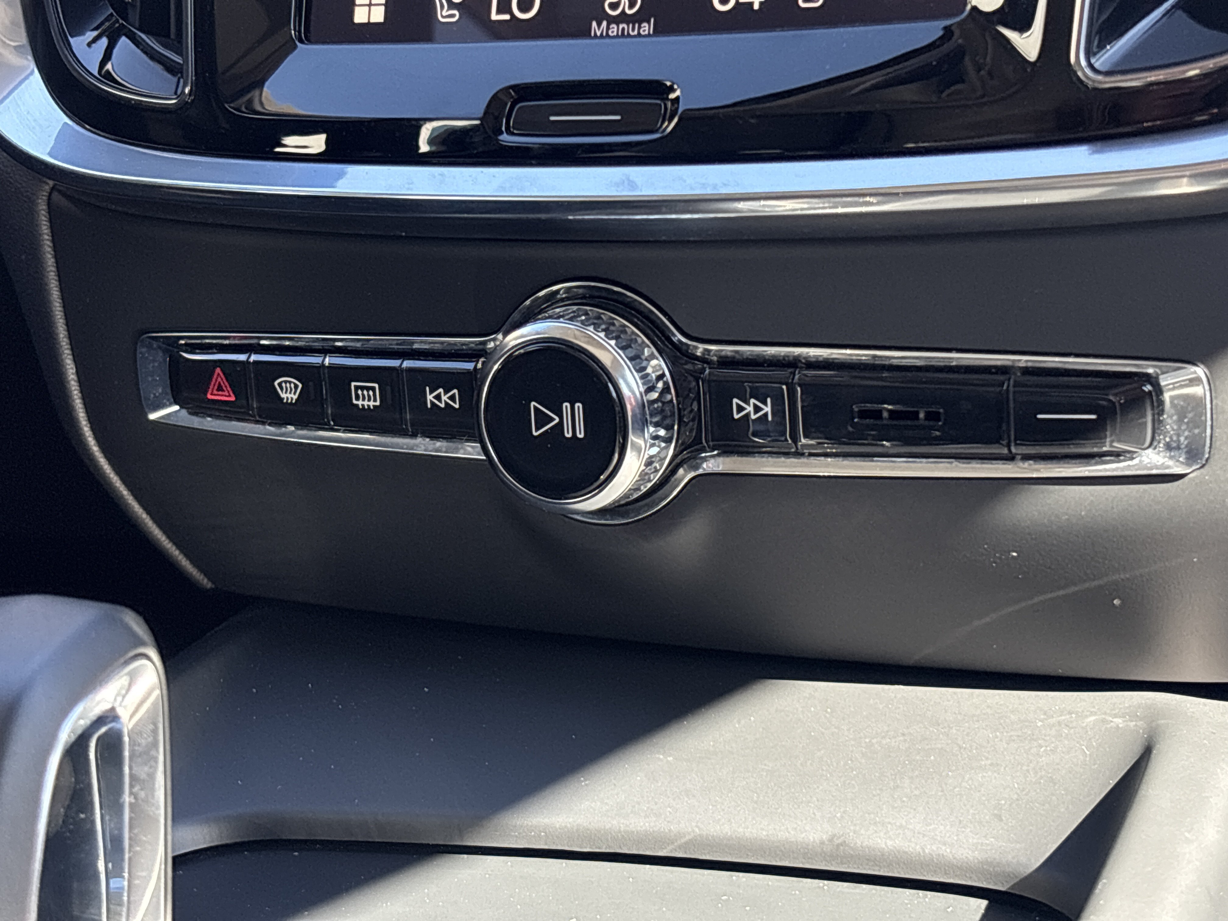 Used 2025 Volvo S60 B5 Core FWD image 10