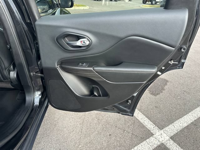 Used 2014 Jeep Cherokee Limited w/ Luxury Group FWD image 23