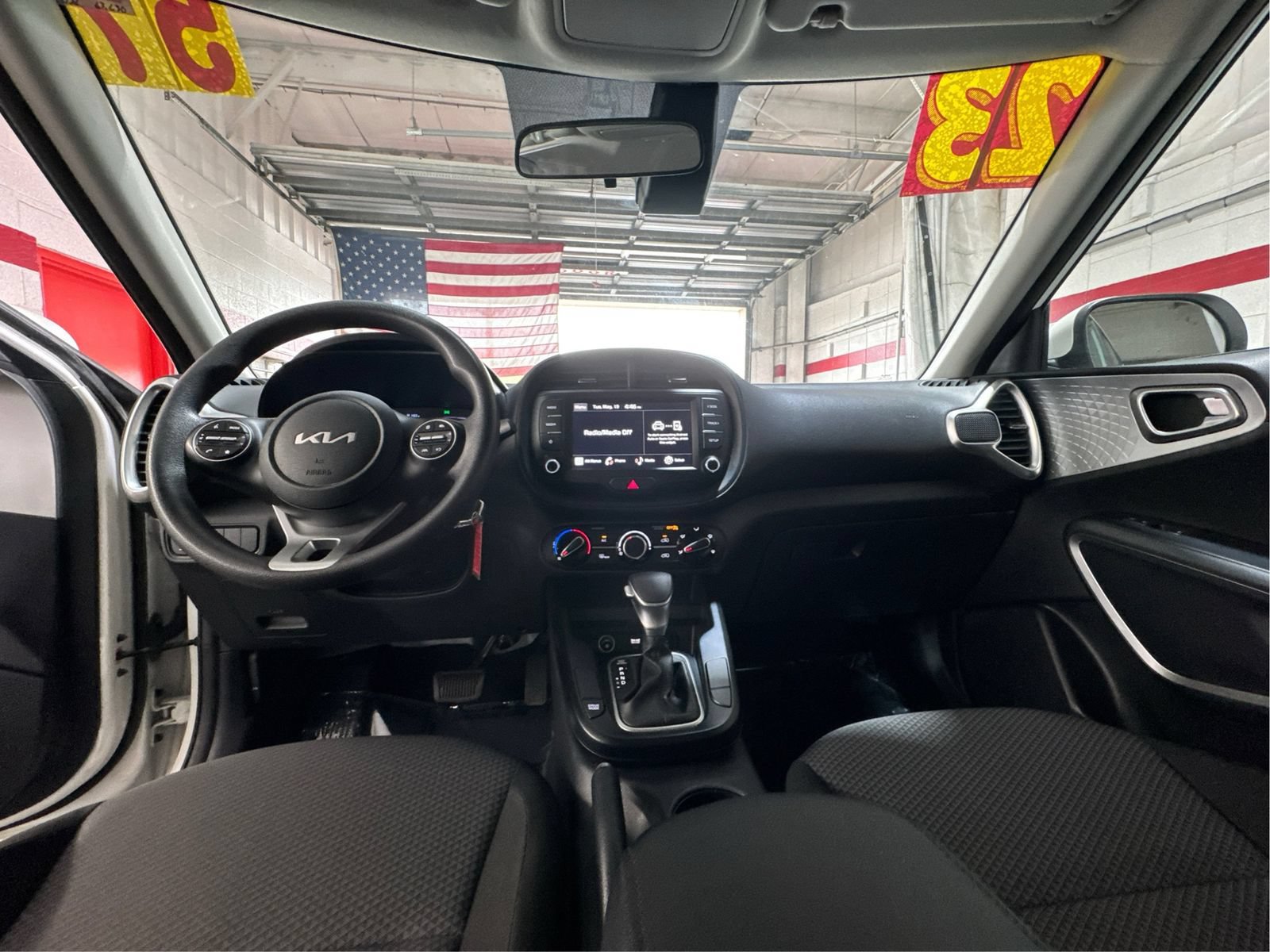 Used 2023 Kia Soul LX w/ LX Technology Package FWD image 19