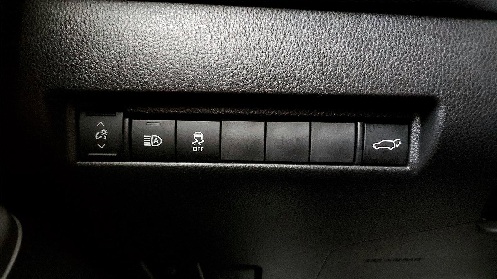 Certified 2023 Toyota Venza LE image 31