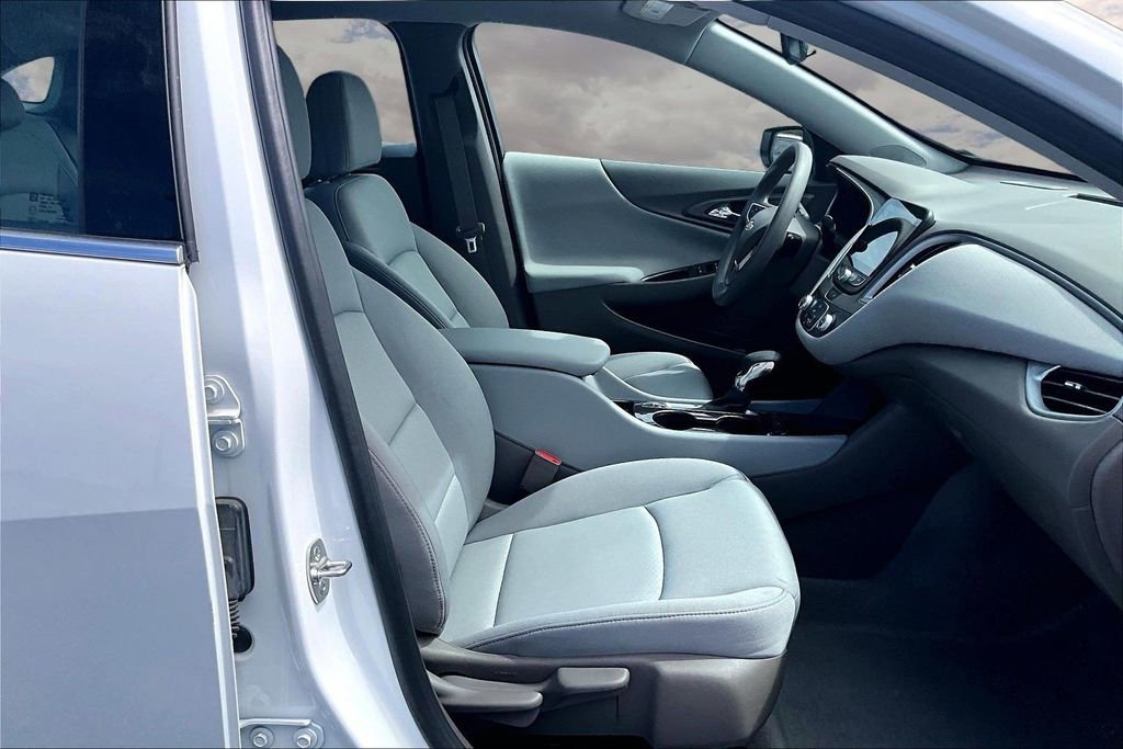 Used 2024 Chevrolet Malibu LS image 27