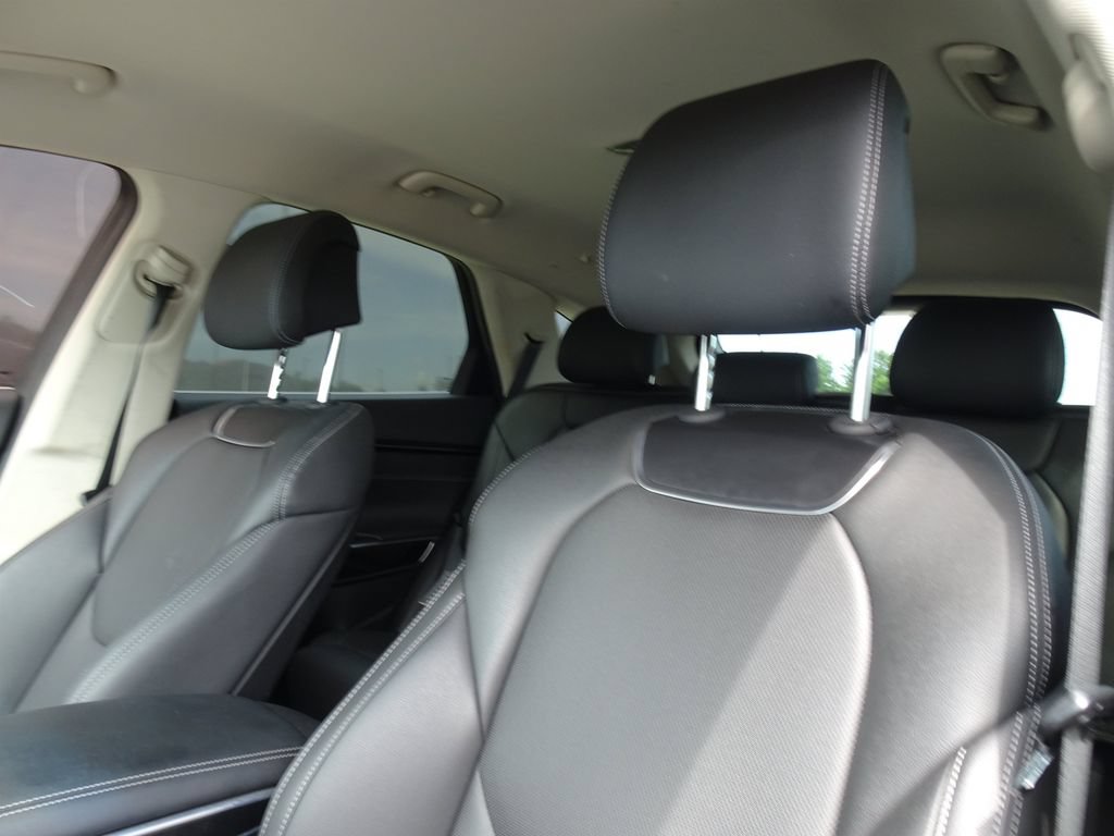 Used 2023 Genesis GV70 2.5T AWD/4WD image 10