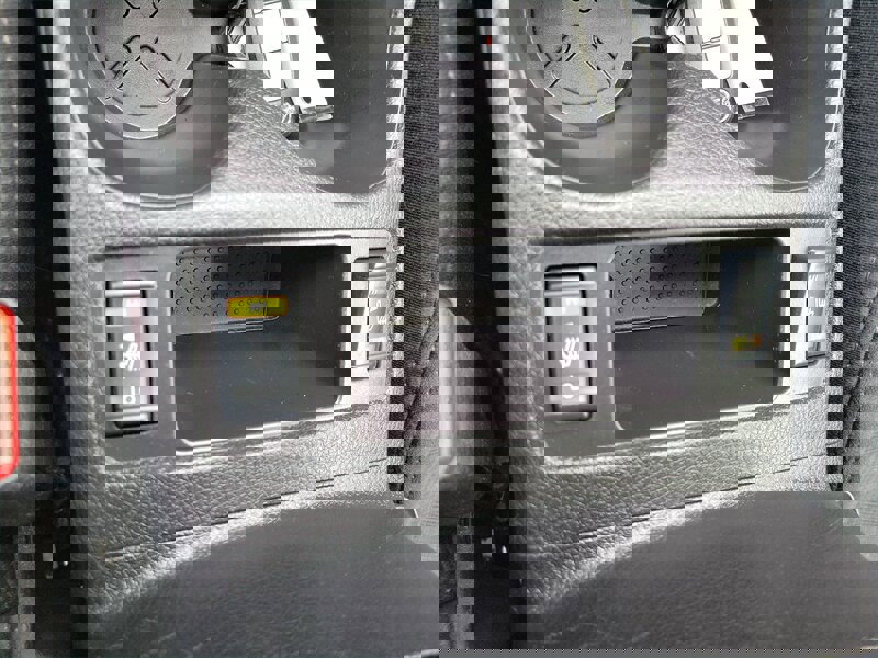 Used 2015 Nissan Rogue S image 30