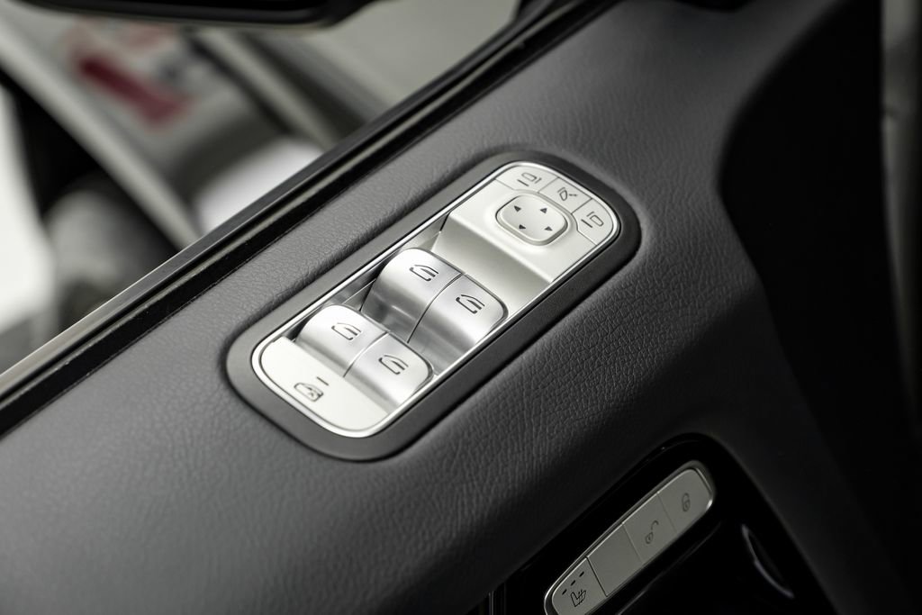 Used 2025 Mercedes-Benz G 550 image 45