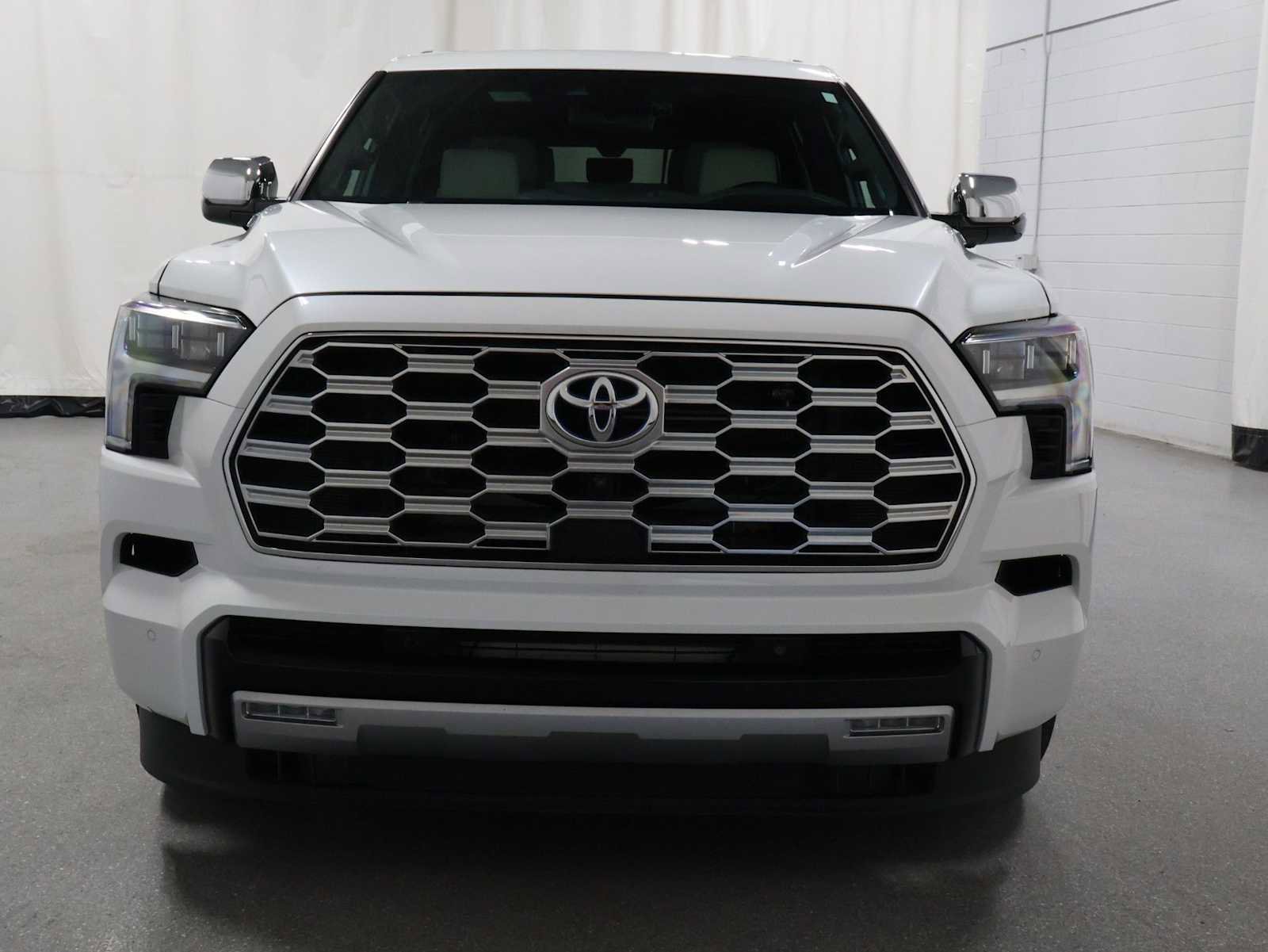 Used 2024 Toyota Sequoia Capstone AWD/4WD image 13