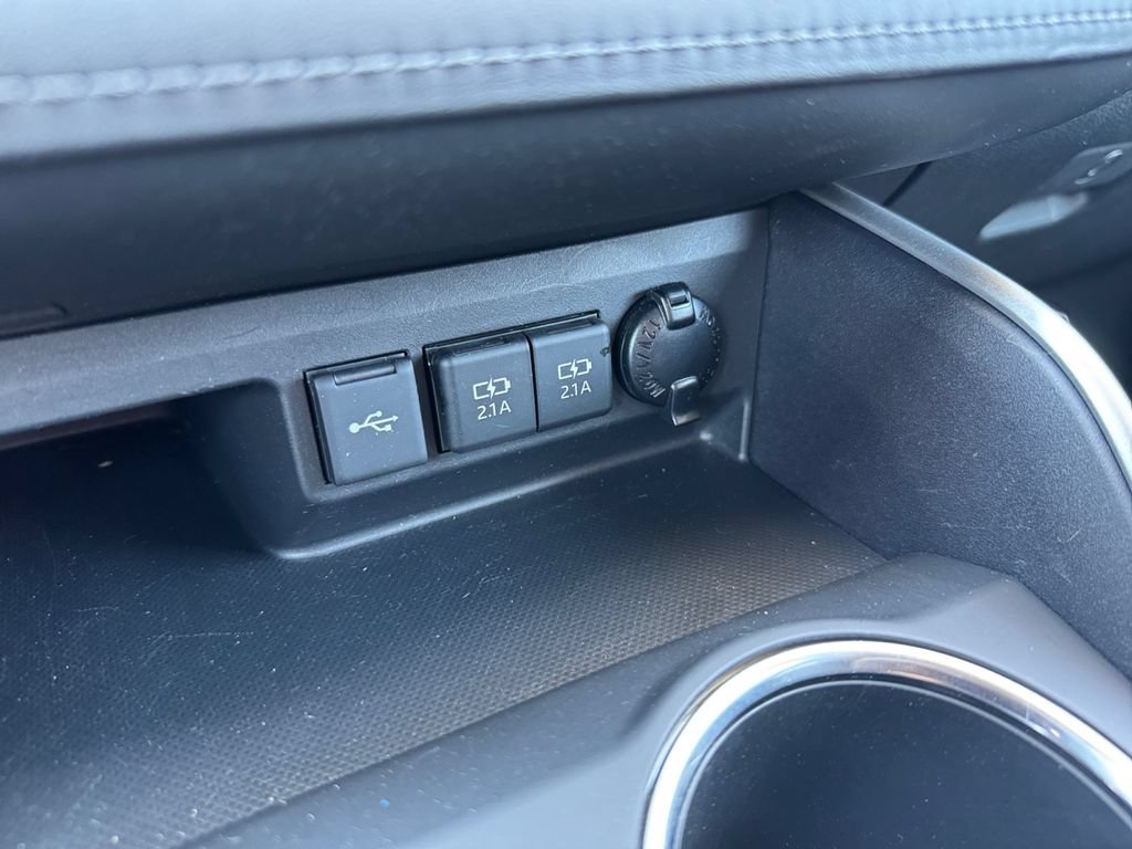 Certified 2020 Toyota Highlander XLE AWD/4WD image 24