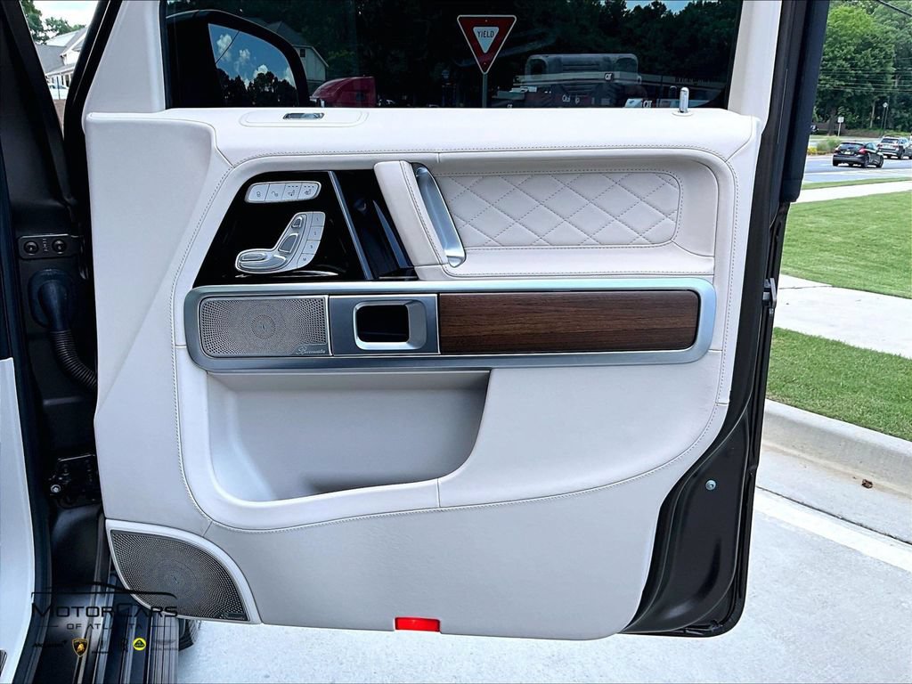 Used 2025 Mercedes-Benz G 63 AMG 4MATIC image 24