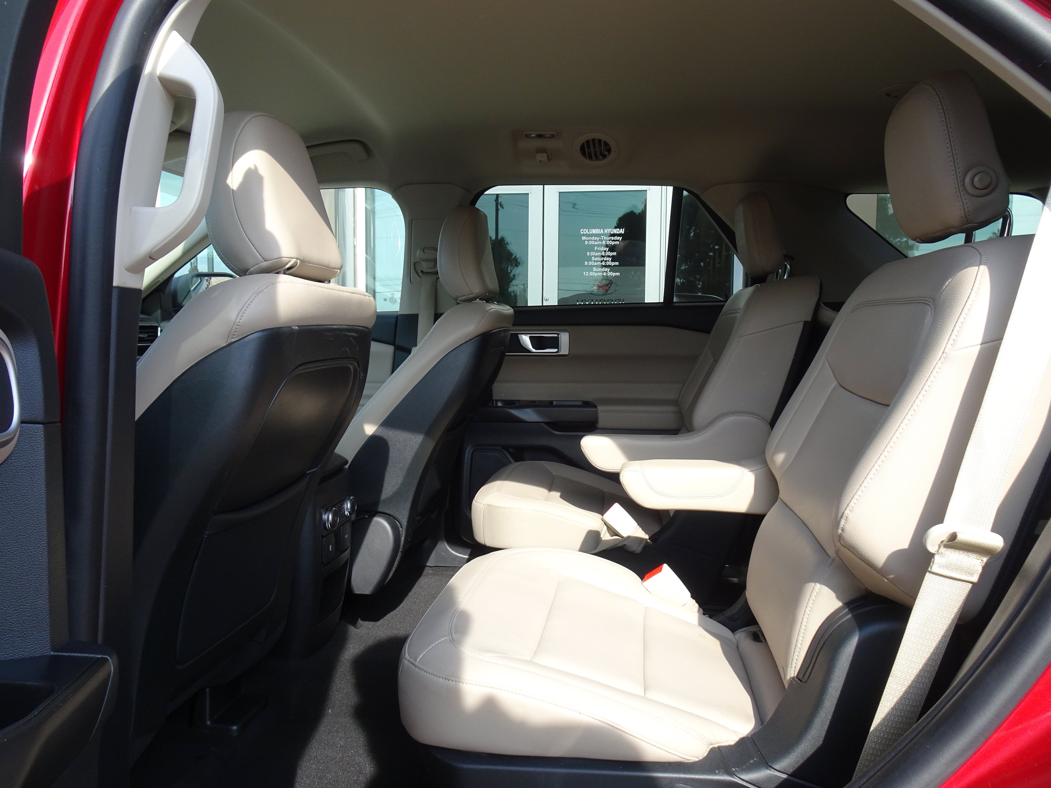 Used 2020 Ford Explorer XLT w/ Equipment Group 202A AWD/4WD image 14