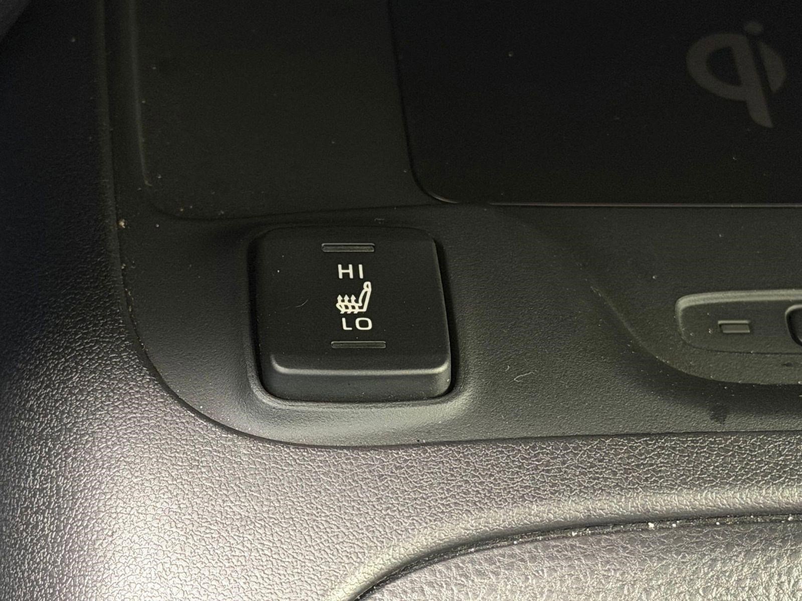 Used 2025 Toyota Corolla XSE FWD image 30