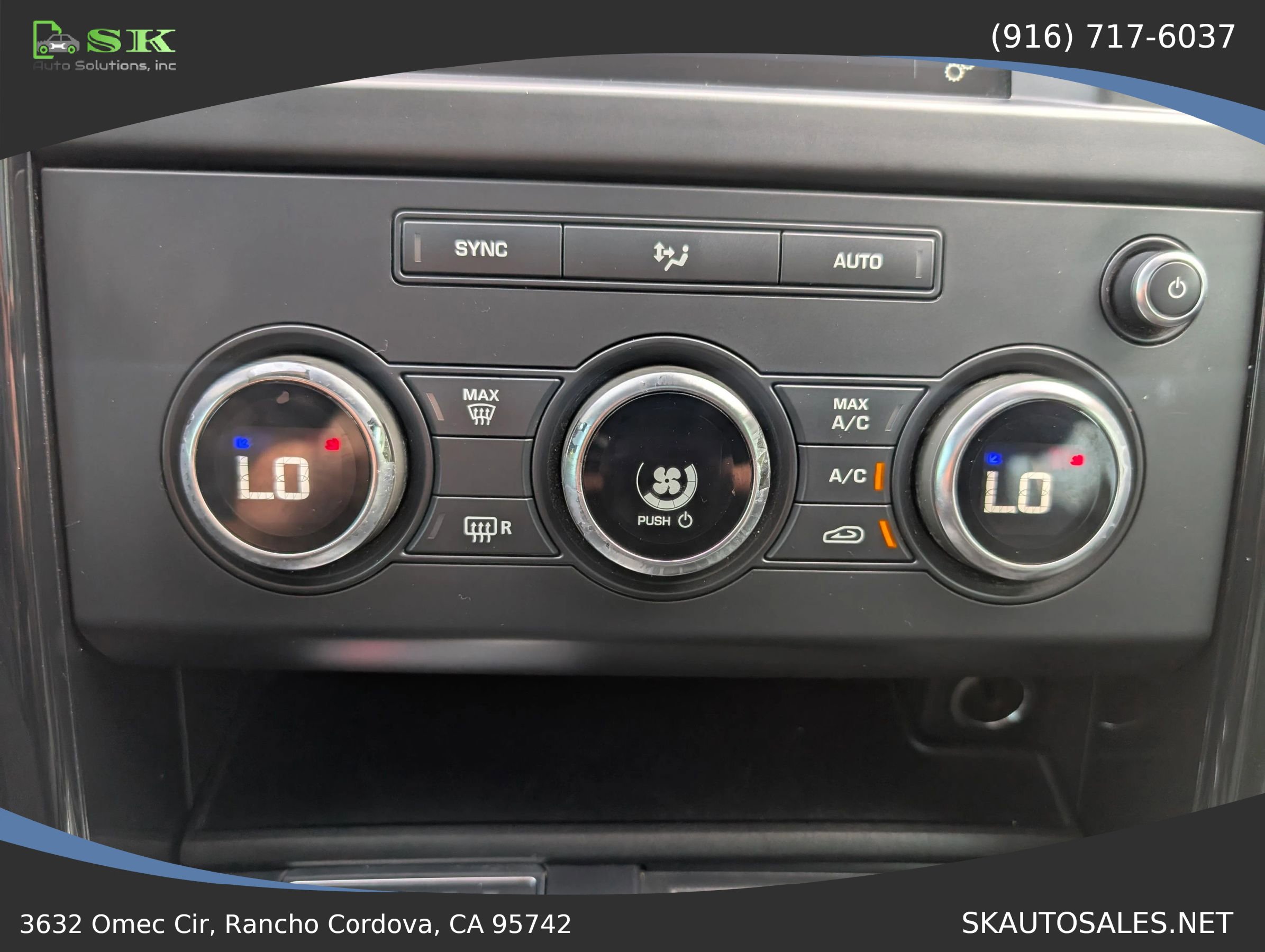 Used 2017 Land Rover Discovery SE image 25