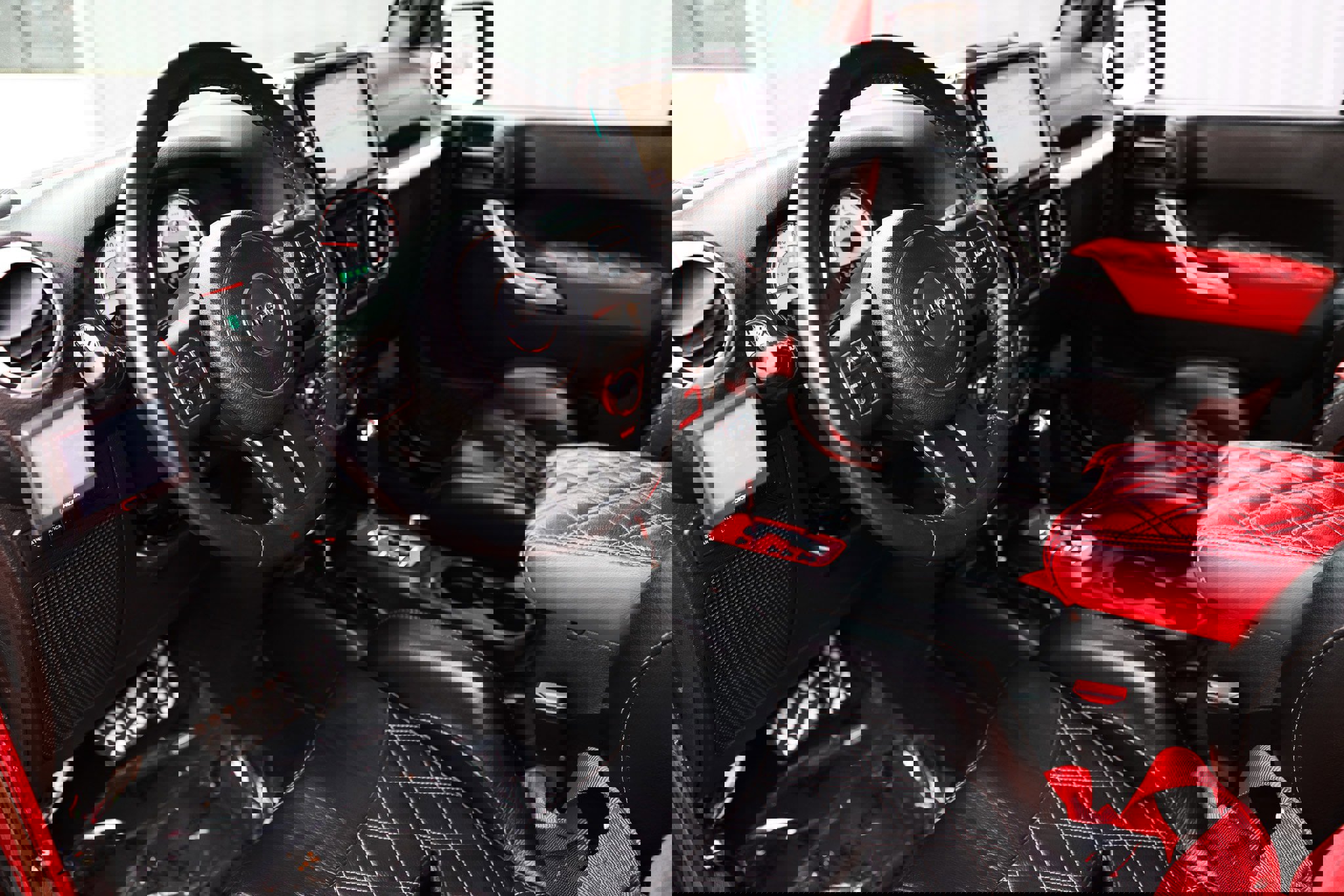 Used 2016 Jeep Wrangler Unlimited Rubicon w/ Connectivity Group image 6