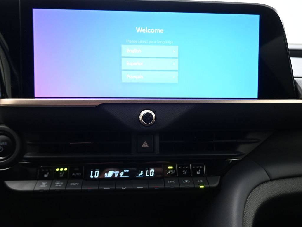 Used 2024 Toyota Crown Platinum image 8