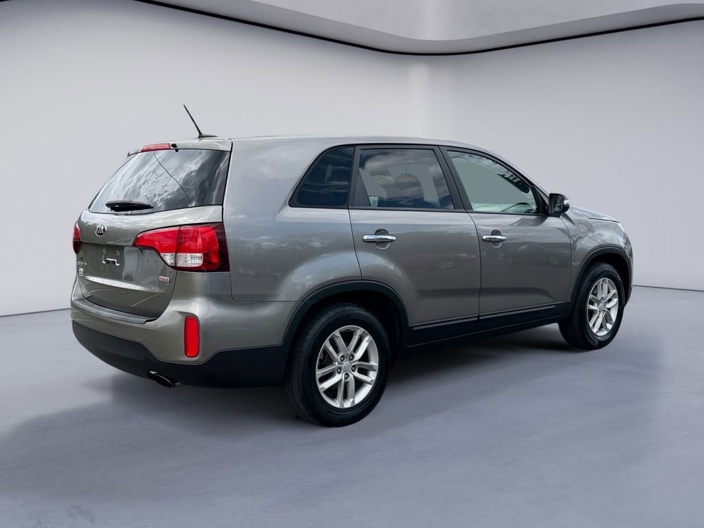 Used 2015 Kia Sorento LX image 5