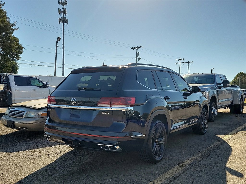 Used 2021 Volkswagen Atlas SE w/ Towing Package image 4