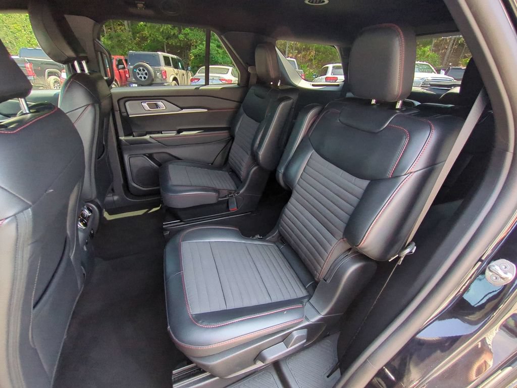 Used 2026 Ford Explorer ST-Line w/ ST-Line Street Pack RWD image 15