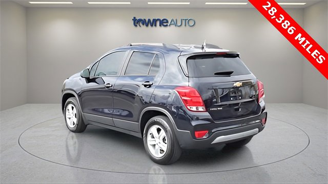 Used 2022 Chevrolet Trax LT w/ LT Convenience Package image 4