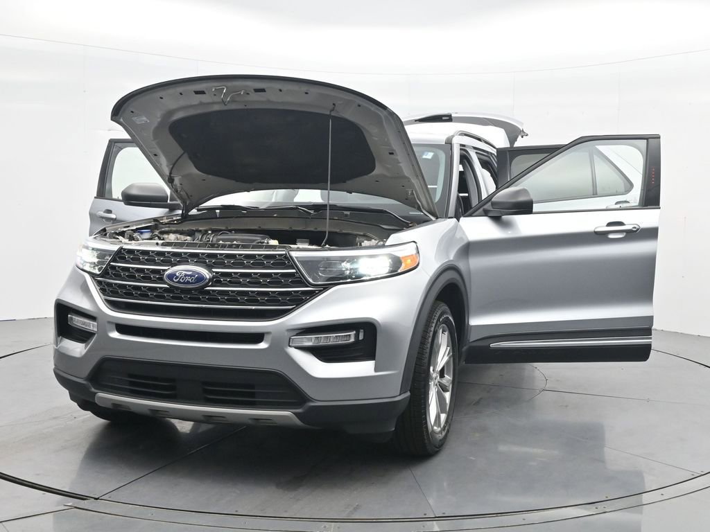 Certified 2023 Ford Explorer XLT w/ Equipment Group 202A image 34