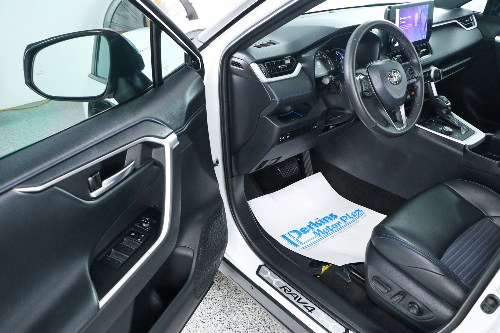 Used 2024 Toyota RAV4 XSE image 3