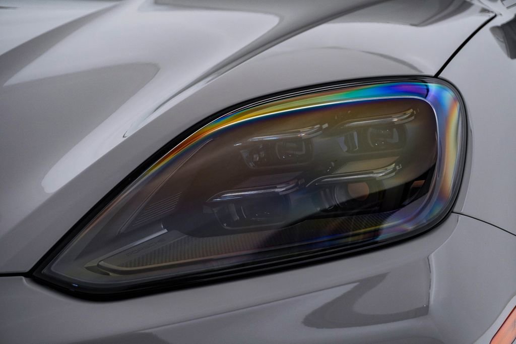Certified 2025 Porsche Cayenne Coupe image 7