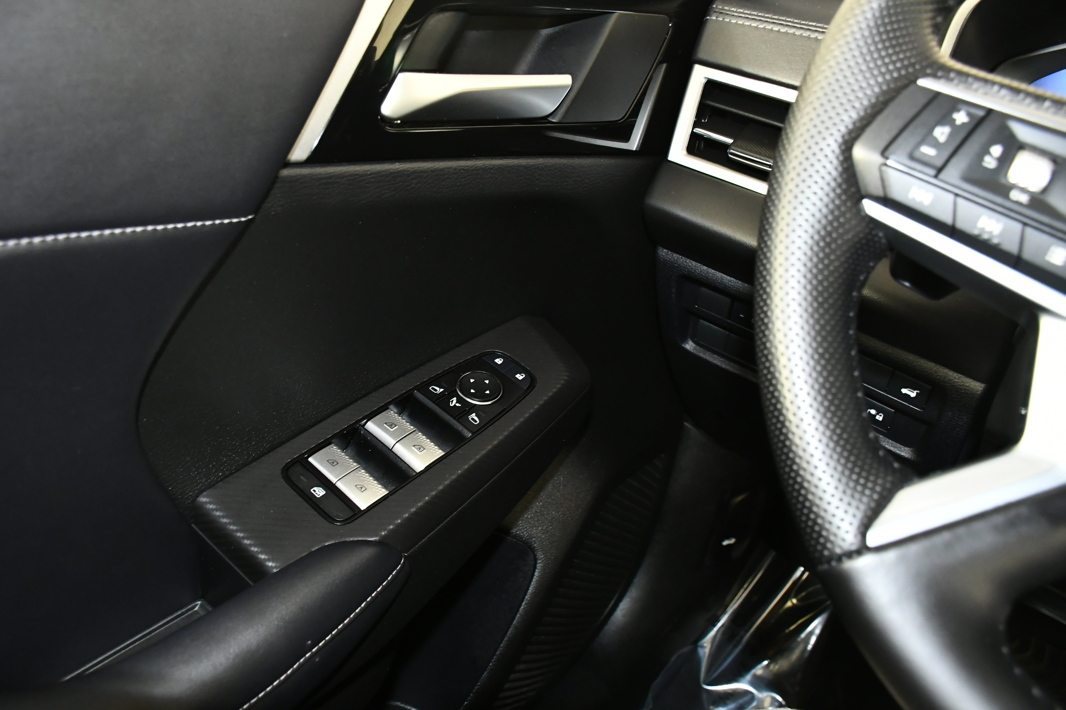 Used 2025 Mitsubishi Outlander SE image 27