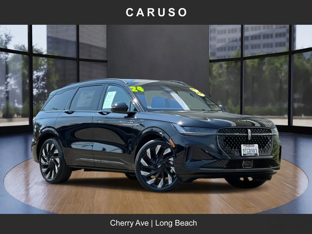 Used 2024 Lincoln Nautilus Reserve w/ Equipment Group 202A image 1