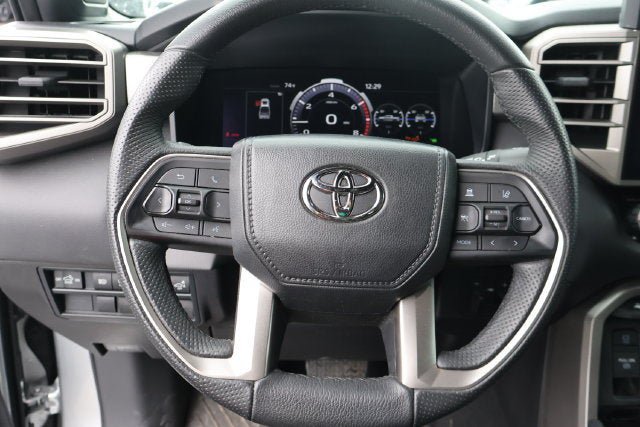 Used 2025 Toyota Tundra Limited AWD/4WD image 33