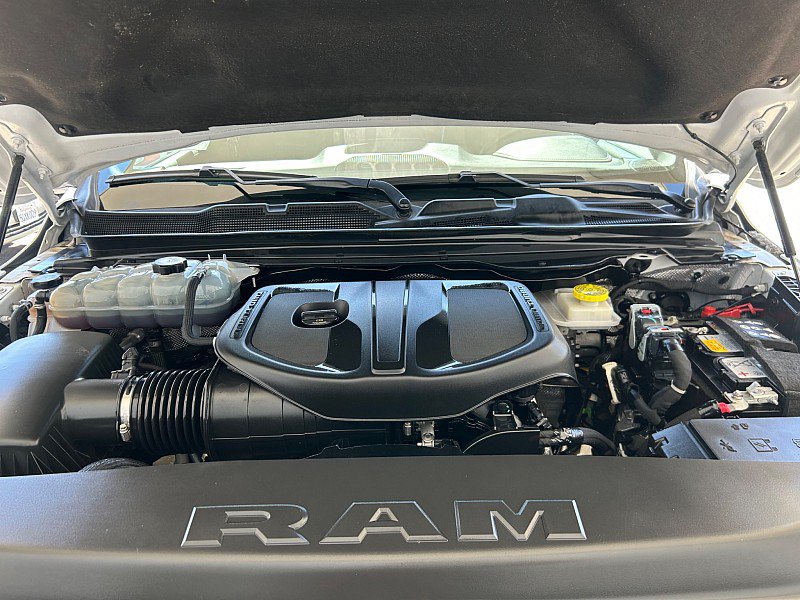 Used 2025 RAM 1500 Laramie AWD/4WD image 26