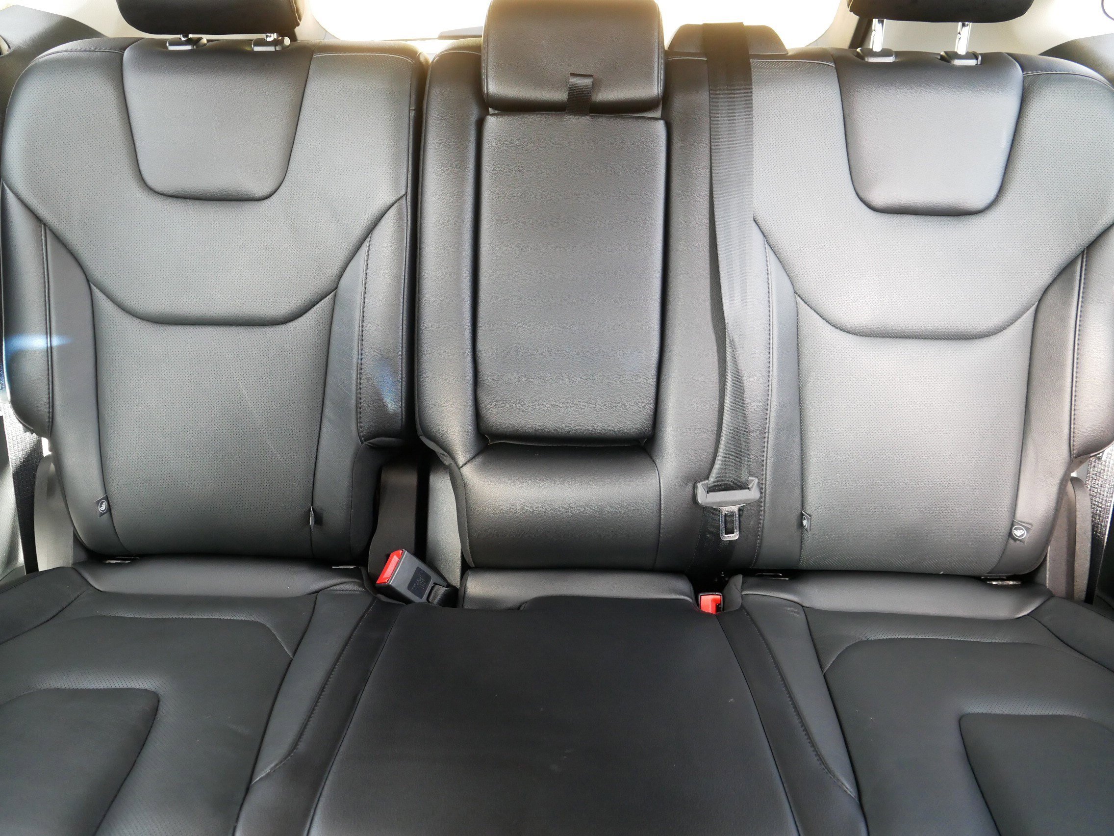 Used 2019 Ford Edge Titanium w/ Equipment Group 301A AWD/4WD image 13