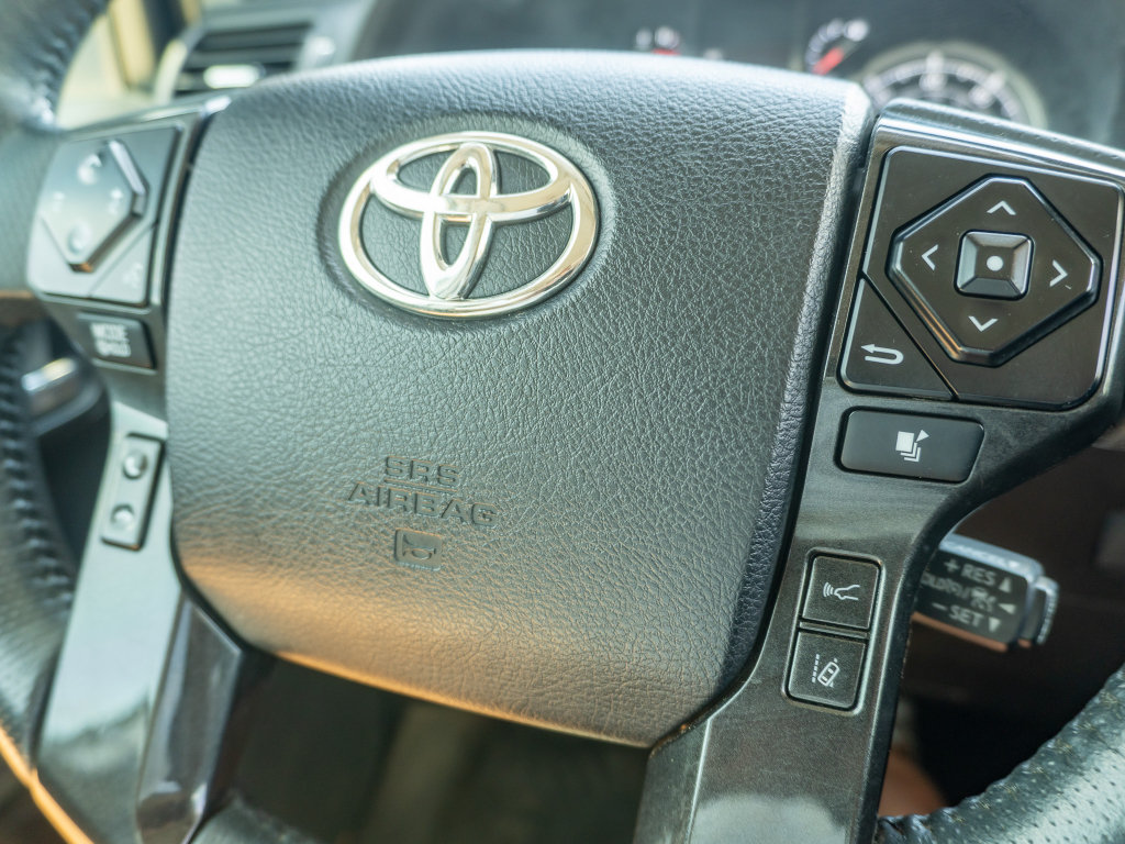 Used 2020 Toyota 4Runner TRD Off-Road Premium w/ Moonroof Package AWD/4WD image 30