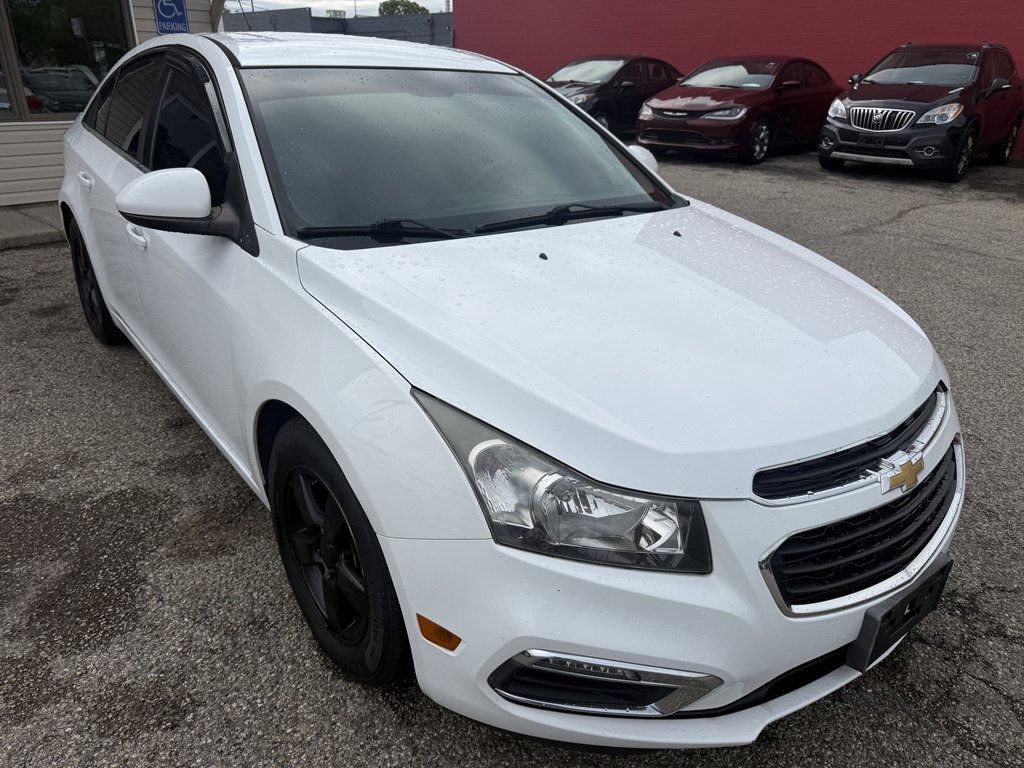 Used 2015 Chevrolet Cruze LT FWD image 1
