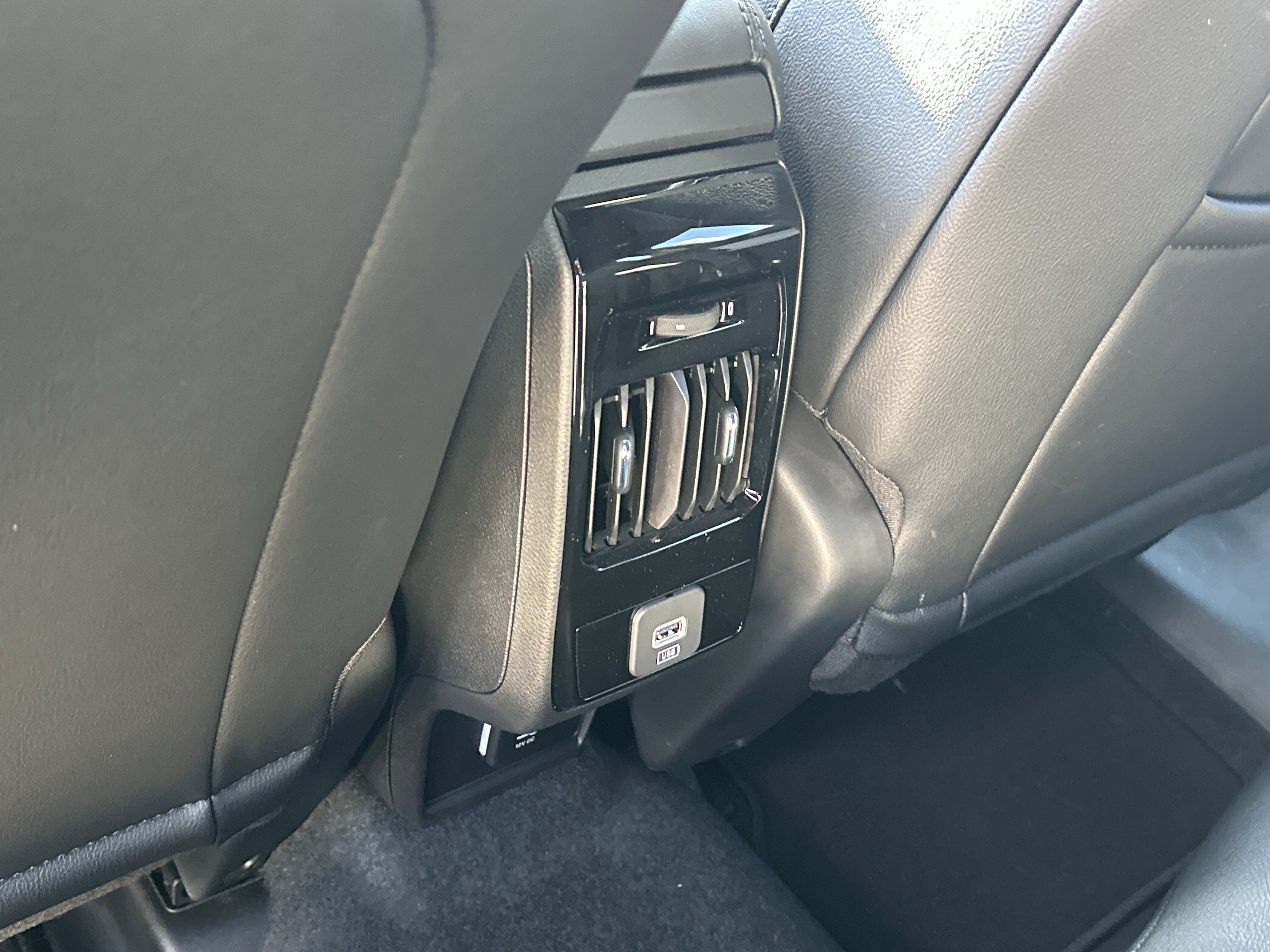 New 2026 Jeep Compass Limited image 12